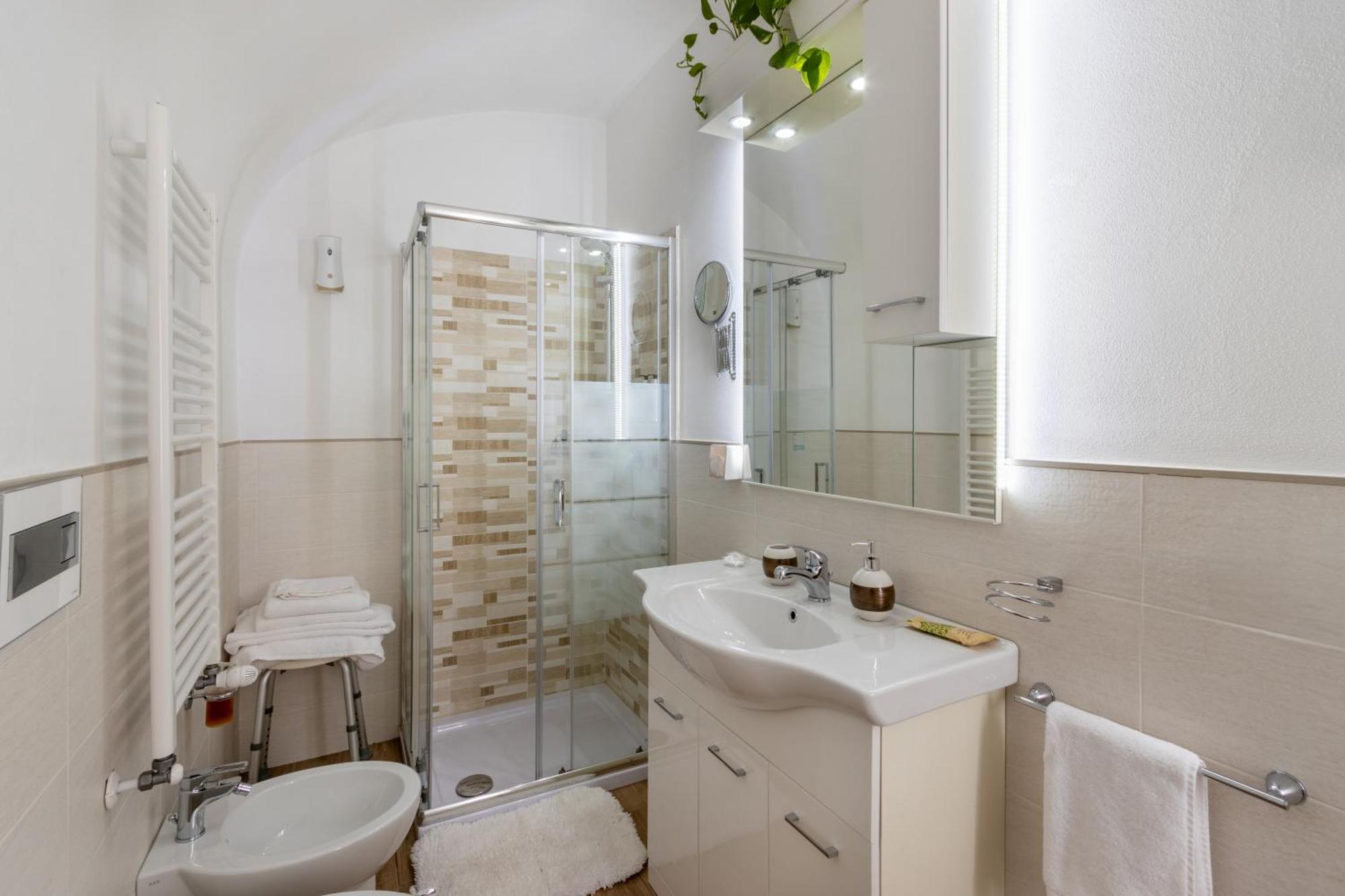 Hotel Chrizia Novi Ligure Esterno foto